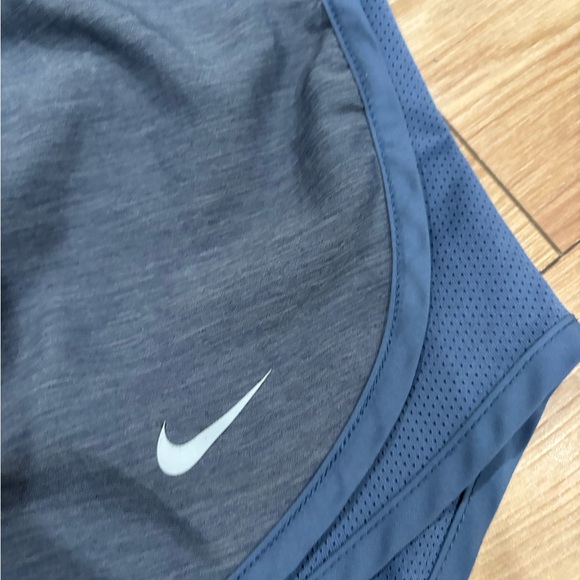 Nike Women's Athletic Shorts in Navy Blue - Picture 3 of 7